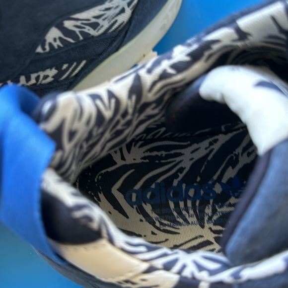 Adidas Shoes - Picture 4 of 8